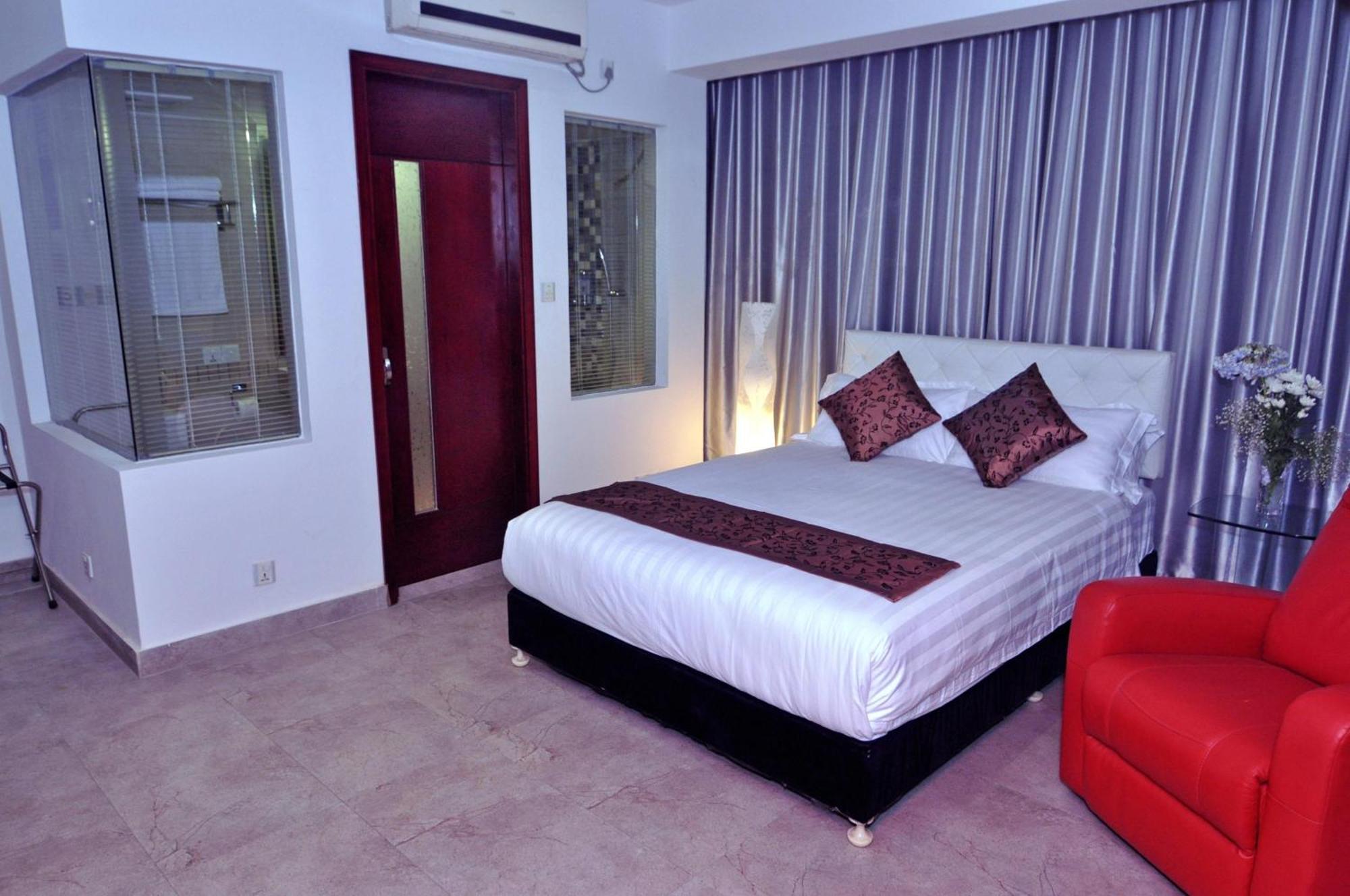 Contemporary Heights Hotel And Apartments Dhaka Room photo